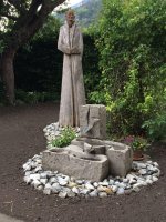 16 Mai 2018-Portner skulptur und Brunnen-8.jpg