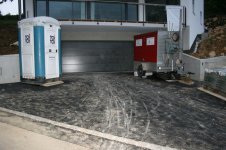 Garage und Einfahrt.jpg