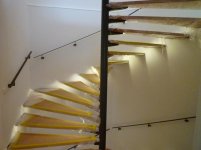 Treppe eingepackt mit LEDs II.jpg